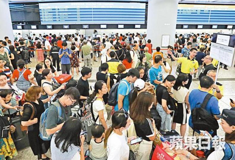 港段高鐵通車近一周,客 量未符預期。資料圖片 港段高鐵通車近一周,客 量未符預期。資料圖片