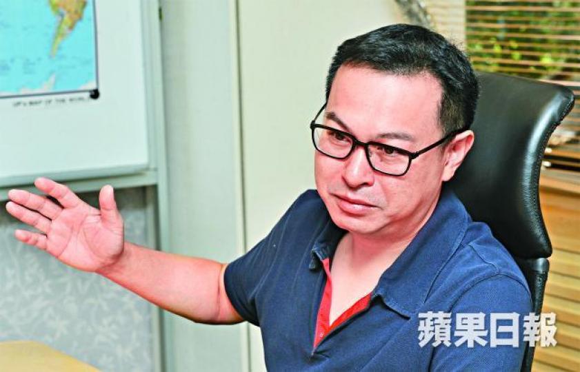 陳崇輝批評父親欲藉聲明向母施壓索款。 陳崇輝批評父親欲藉聲明向母施壓索款。