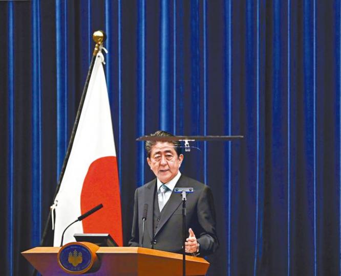 安倍晉三重組內閣,平衡各方勢力,為推動修憲鋪路。路透社防衞相岩屋毅法務相山下貴司地方創生相片山皋月是新內閣內唯一女性。路透社 安倍晉三重組內閣,平衡各方勢力,為推動修憲鋪路。路透社防衞相岩屋毅法務相山下貴司地方創生相片山皋月是新內閣內唯一女性。路透社