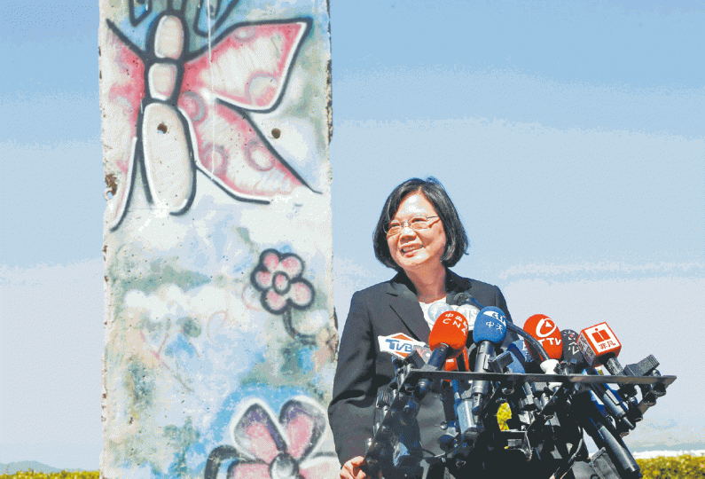 蔡英文感謝彭斯肯定台灣民主成就。資料圖片 蔡英文感謝彭斯肯定台灣民主成就。資料圖片