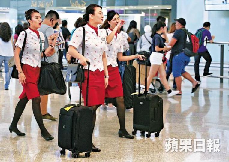 國泰延長空服員的退休年齡至60歲,明年1月1日起生效。資料圖片 國泰延長空服員的退休年齡至60歲,明年1月1日起生效。資料圖片