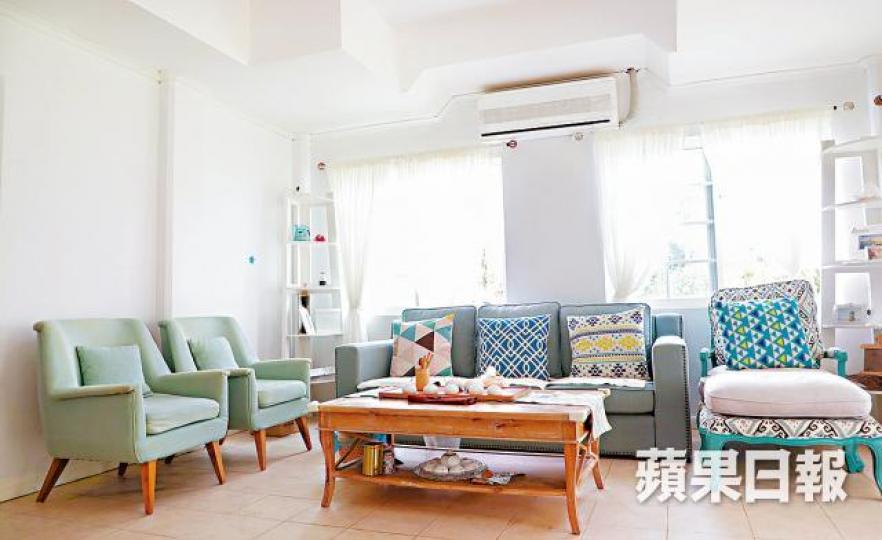 下層設有偏廳,用上粉藍色系盡顯女屋主的少女心。帛琉最大的購物商場,據聞當年台灣在當地用銀彈政策,大力發展基建。 下層設有偏廳,用上粉藍色系盡顯女屋主的少女心。帛琉最大的購物商場,據聞當年台灣在當地用銀彈政策,大力發展基建。