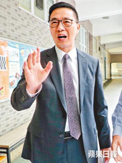 教育局長楊潤雄質疑港人未來應否仍以廣東話學習中文。 教育局長楊潤雄質疑港人未來應否仍以廣東話學習中文。