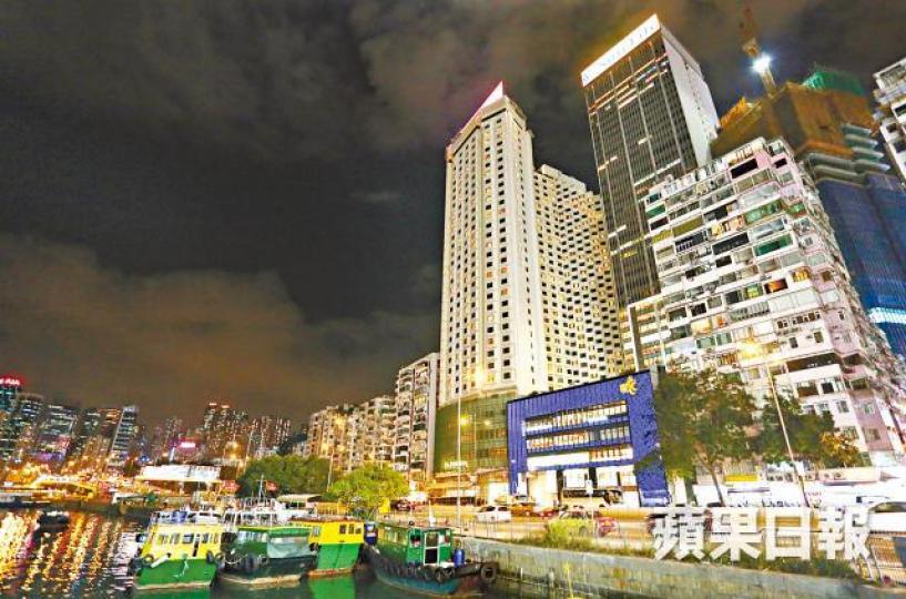 有45年歷史的銅鑼灣怡東酒店將於明年3月結業。怡東酒店一樓設咖啡室,窗邊座位可飽覽維港海景。 有45年歷史的銅鑼灣怡東酒店將於明年3月結業。怡東酒店一樓設咖啡室,窗邊座位可飽覽維港海景。