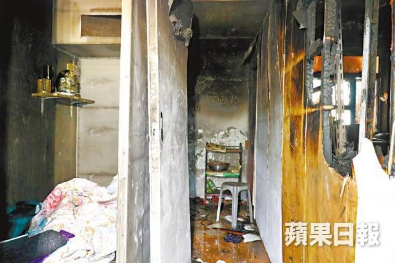 事發單位嚴重焚毀。周鴻熙攝 事發單位嚴重焚毀。周鴻熙攝