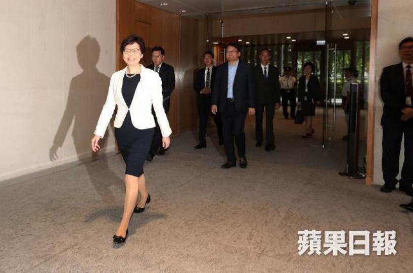林鄭上任逾一年,主子交給她的任務基本上都會完成,但處理土地供應一事,卻未有全力以赴。 資料圖片 林鄭上任逾一年,主子交給她的任務基本上都會完成,但處理土地供應一事,卻未有全力以赴。 資料圖片