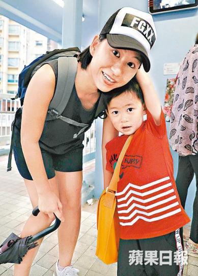 【陳小姐 育有5歲兒子】「產假延長係好事,但唔會鼓勵到自己生多個,生多個唔係4個禮拜嘅事,而係一生一世嘅事。」媽媽心聲【葉太 育有兩名女兒】「產假延長方便婦女照顧BB同享受親子時間,雖然只係延長4星期,但有好過冇,最理想就起碼半年啦。」 【陳小姐 育有5歲兒子】「產假延長係好事,但唔會鼓勵到自己生多個,生多個唔係4個禮拜嘅事,而係一生一世嘅事。」媽媽心聲【葉太 育有兩名女兒】「產假延長方便婦女照顧BB同享受親子時間,雖然只係延長4星期,但有好過冇,最理想就起碼半年啦。」
