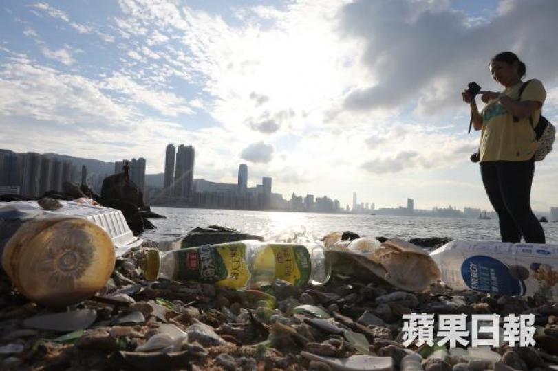 《施政報告》宣佈將於2019至2020財政年度增撥3至4億元加強減廢及回收工作。 《施政報告》宣佈將於2019至2020財政年度增撥3至4億元加強減廢及回收工作。