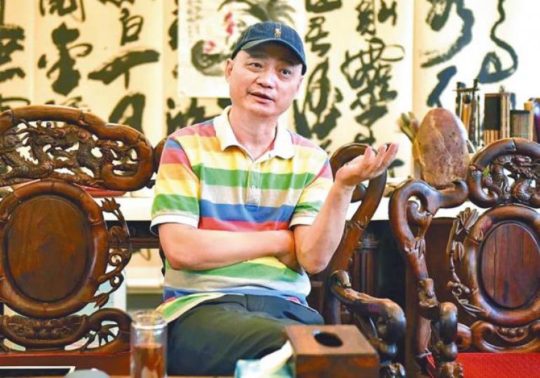 崔永元再收死亡威脅。范冰冰有份參演《大轟炸》，但名字已消失。有傳聞稱《大轟炸》將延期上映。