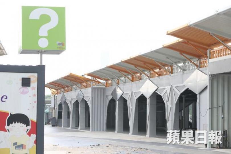 新田邊境購物城The Boxes佔地42萬平方呎,較盈匯坊大得多。資料圖片 新田邊境購物城The Boxes佔地42萬平方呎,較盈匯坊大得多。資料圖片