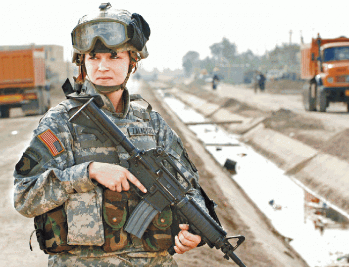 美國從2016年起全面允許女性參軍。互聯網 美國從2016年起全面允許女性參軍。互聯網
