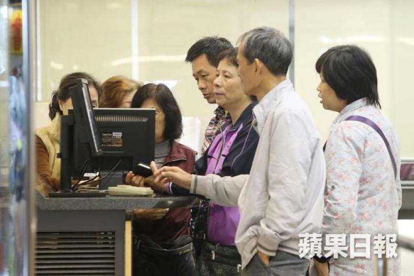 依家客觀形勢係向下尋底格,投資者若硬要在逆流下搶攻,只會事倍功半。 資料圖片 依家客觀形勢係向下尋底格,投資者若硬要在逆流下搶攻,只會事倍功半。 資料圖片