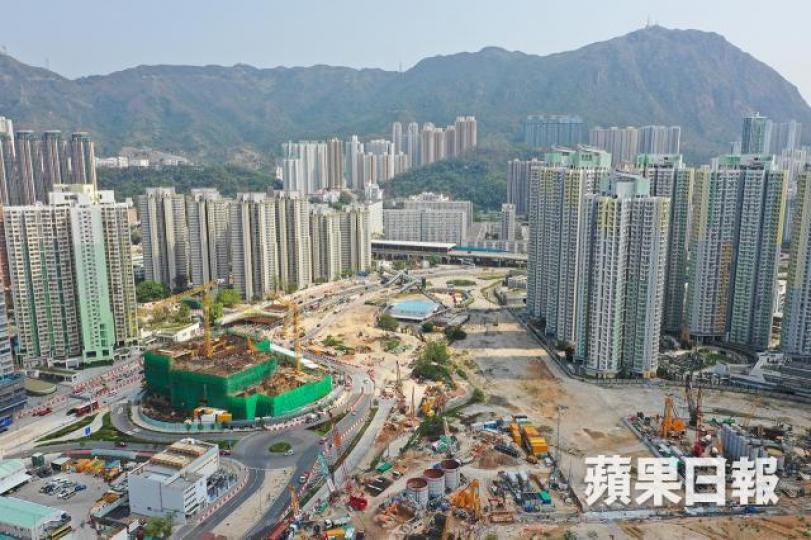 若私人市場仍以價格競爭,但公共房優先分配給最有需要的人。這樣重新配置公私住房供求,有望改善劏房呎價貴過豪宅的怪象。 資料圖片 若私人市場仍以價格競爭,但公共房優先分配給最有需要的人。這樣重新配置公私住房供求,有望改善劏房呎價貴過豪宅的怪象。 資料圖片