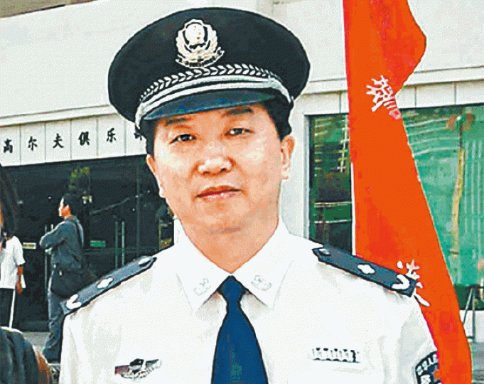 廣州市公安局副局長祁曉林2013年自殺身亡。去年11月上海市統戰部副部長戴晶斌因抑鬱自縊而死。 廣州市公安局副局長祁曉林2013年自殺身亡。去年11月上海市統戰部副部長戴晶斌因抑鬱自縊而死。