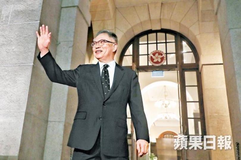 鄧國楨昨到終院出席歡送儀式,籲捍衞新聞自由。許頌明攝大律師吳靄儀(左二)等法律界人士出席歡送儀式。 鄧國楨昨到終院出席歡送儀式,籲捍衞新聞自由。許頌明攝大律師吳靄儀(左二)等法律界人士出席歡送儀式。