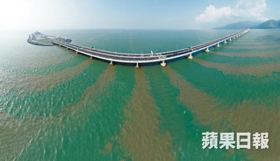 港珠澳大橋明日通車,但其營運所得,三地政府卻不能收回分毫。 港珠澳大橋明日通車,但其營運所得,三地政府卻不能收回分毫。