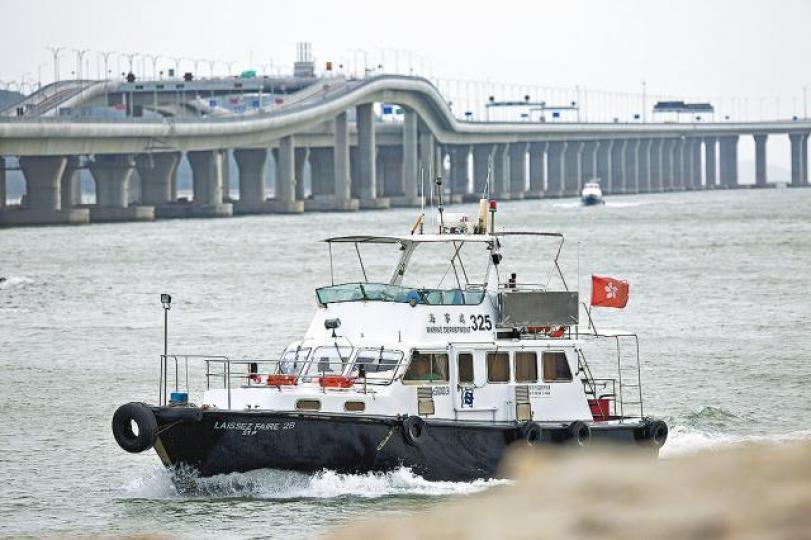 港珠澳大橋因應水流而設計，可避免船隻撞及橋躉。資料圖片