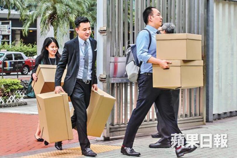 沙中綫紅磡站調查委員會進入第二日聆訊,各方人員帶同大量文件到場。 沙中綫紅磡站調查委員會進入第二日聆訊,各方人員帶同大量文件到場。