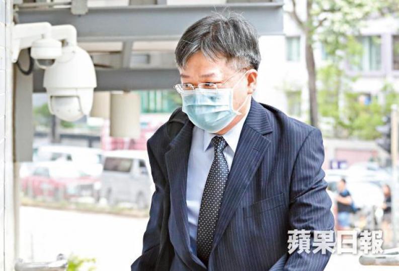否認一項非禮罪的被告李揚敬,昨早到庭應訊。陳善南攝 否認一項非禮罪的被告李揚敬,昨早到庭應訊。陳善南攝