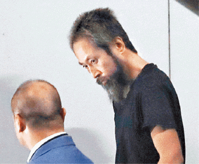 安田純平被綁架40個月後獲釋,昨天抵達成田機場。路透社 安田純平被綁架40個月後獲釋,昨天抵達成田機場。路透社