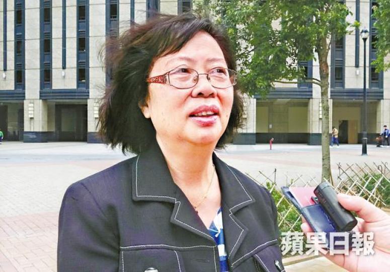 澳門居民古太慨嘆,「即使有屋企人幫助你,你都要做一世房奴」。陳善南攝 澳門居民古太慨嘆,「即使有屋企人幫助你,你都要做一世房奴」。陳善南攝