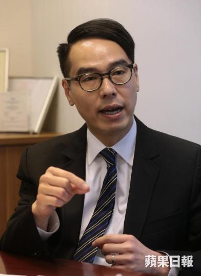 鄧聲興擔心國泰因削減成本衍生的問題陸續有來。資料圖片 鄧聲興擔心國泰因削減成本衍生的問題陸續有來。資料圖片