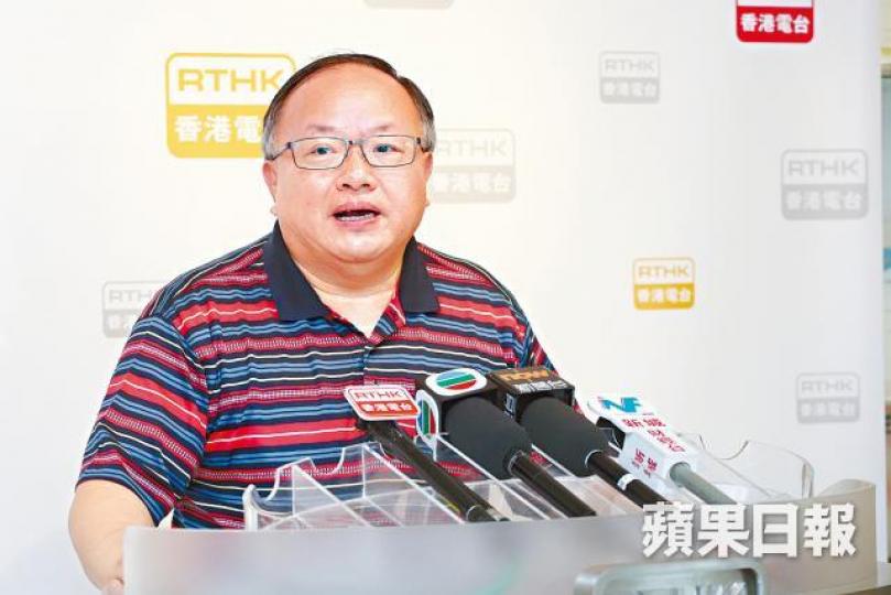 趙炳權港鐵上周二早上繁忙時間四綫齊冧,大批乘客站在閘機前苦等。 趙炳權港鐵上周二早上繁忙時間四綫齊冧,大批乘客站在閘機前苦等。