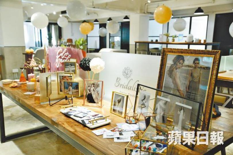 租客可將獨立工作座位佈置成宣傳平台。 租客可將獨立工作座位佈置成宣傳平台。