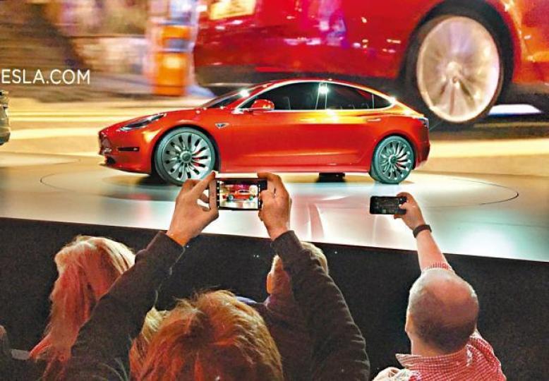 Tesla去年僅出產2,700輛Model 3,有誤導消費者之嫌。資料圖片 Tesla去年僅出產2,700輛Model 3,有誤導消費者之嫌。資料圖片