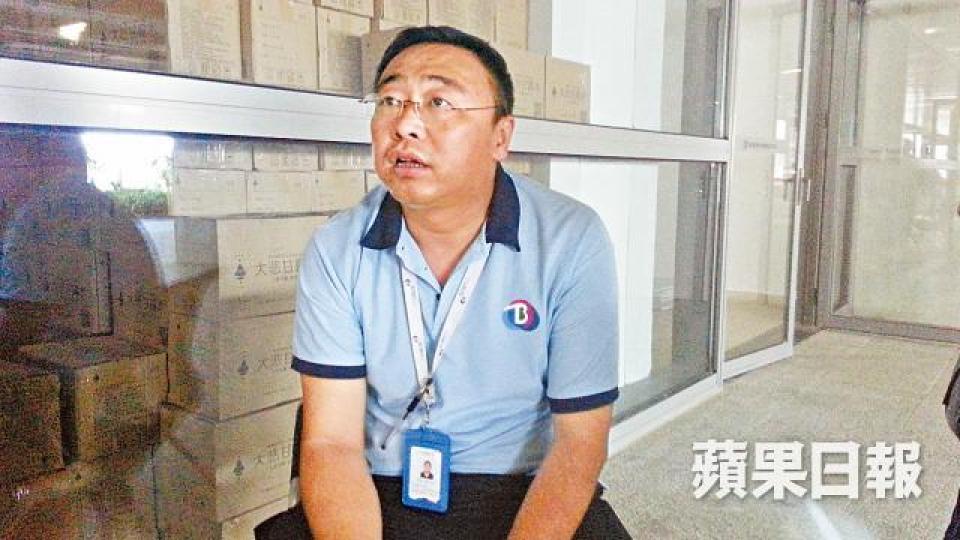 珠海金巴司機崔先生對三地同工不同酬表示理解,因香港消費開支較高。 珠海金巴司機崔先生對三地同工不同酬表示理解,因香港消費開支較高。