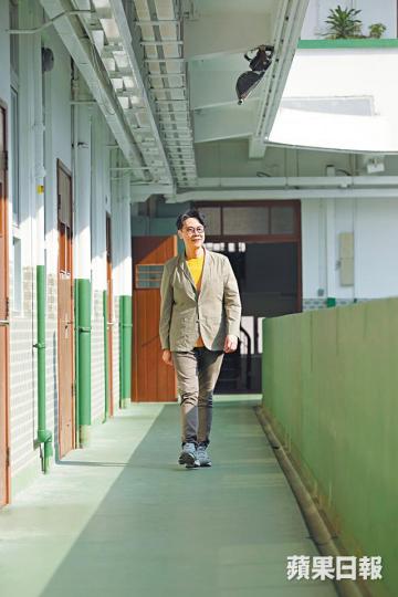陳志雲回到校園接受筆者訪問,校方順勢安排學生來與這位大師兄座談會。 陳志雲回到校園接受筆者訪問,校方順勢安排學生來與這位大師兄座談會。