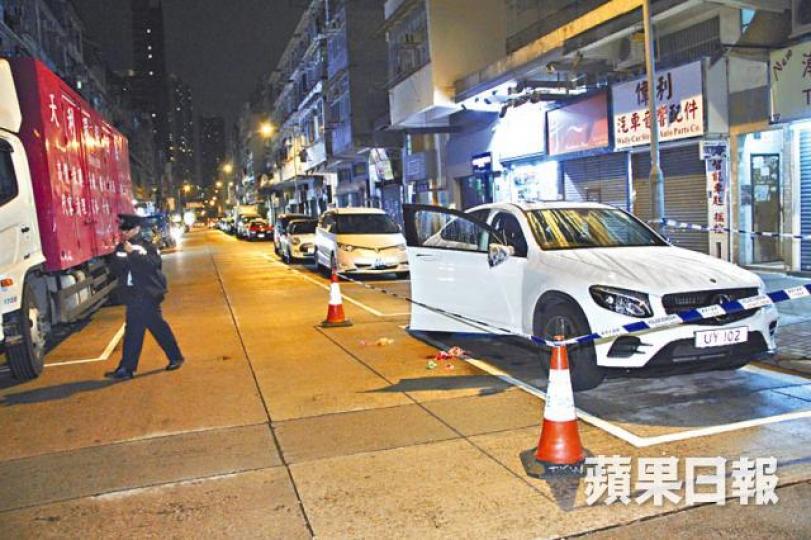 警員封鎖現場調查。 警員封鎖現場調查。