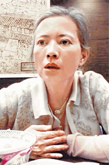 2013年《壹週刊》公開短片,滿頭白髮的藍潔瑛公開先後遭兩名影壇大哥強姦的經歷。 2013年《壹週刊》公開短片,滿頭白髮的藍潔瑛公開先後遭兩名影壇大哥強姦的經歷。