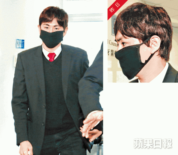 黃致聰昨日現身聆訊,「韓風」外形與去年判若兩人,沒佩戴眼鏡,髮型染成褐紅色。何頴賢攝 黃致聰昨日現身聆訊,「韓風」外形與去年判若兩人,沒佩戴眼鏡,髮型染成褐紅色。何頴賢攝