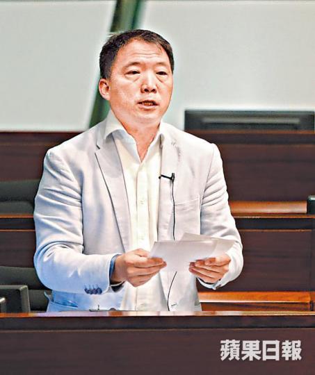民主黨胡志偉今就致謝議案提出修訂。雷鼎鳴等建制派學者稱明日大嶼是「上佳的投資」。 民主黨胡志偉今就致謝議案提出修訂。雷鼎鳴等建制派學者稱明日大嶼是「上佳的投資」。
