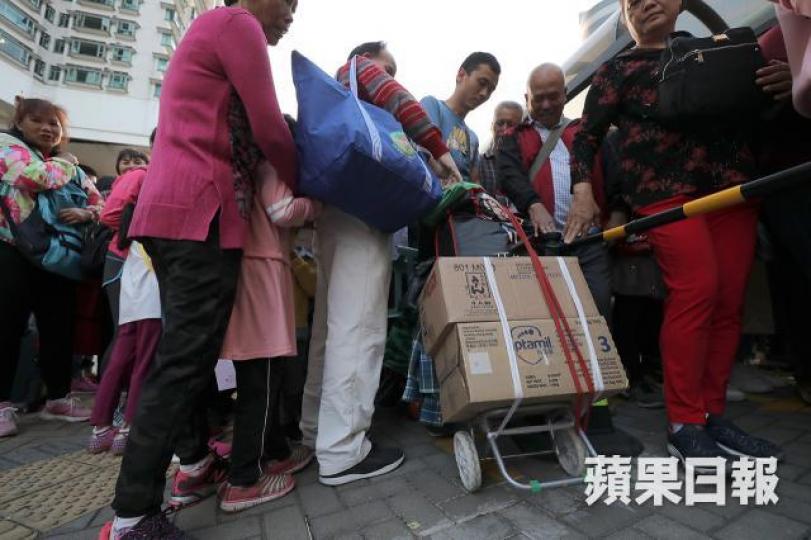東涌淪為嘈吵鬧市。 東涌淪為嘈吵鬧市。