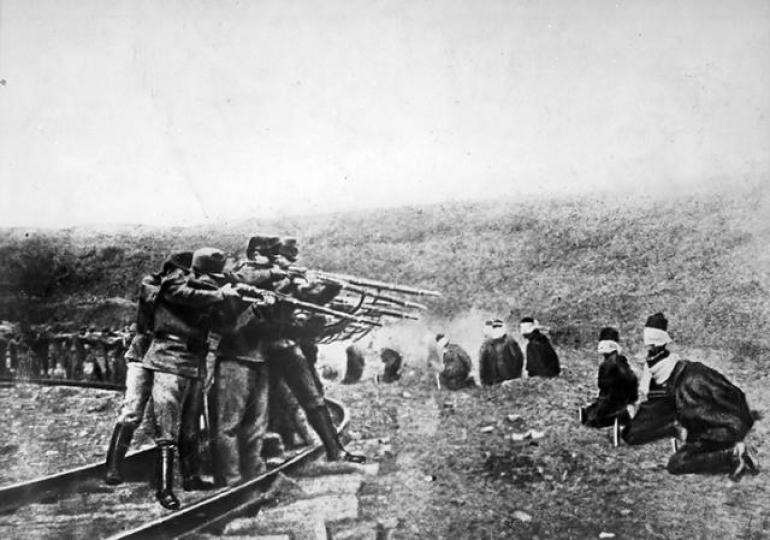 _e123_4b4zU8_ww1