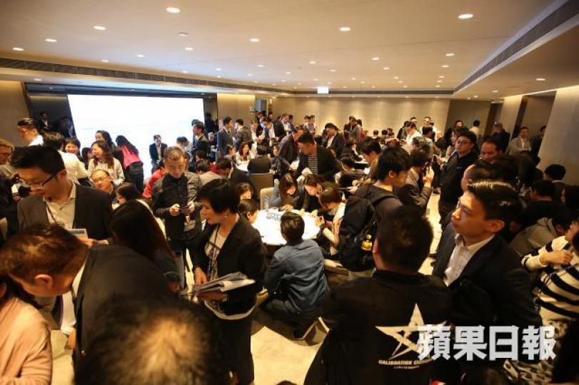 如果地產商及財務公司不提供高成數按揭,樓價一定會大跌,甚至會超越正常的跌幅。資料圖片 如果地產商及財務公司不提供高成數按揭,樓價一定會大跌,甚至會超越正常的跌幅。資料圖片