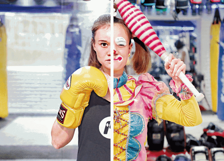 Vicky是半職拳擊手、半職小丑;小丑表演是季節性的,淡季時就教拳。 Vicky是半職拳擊手、半職小丑;小丑表演是季節性的,淡季時就教拳。