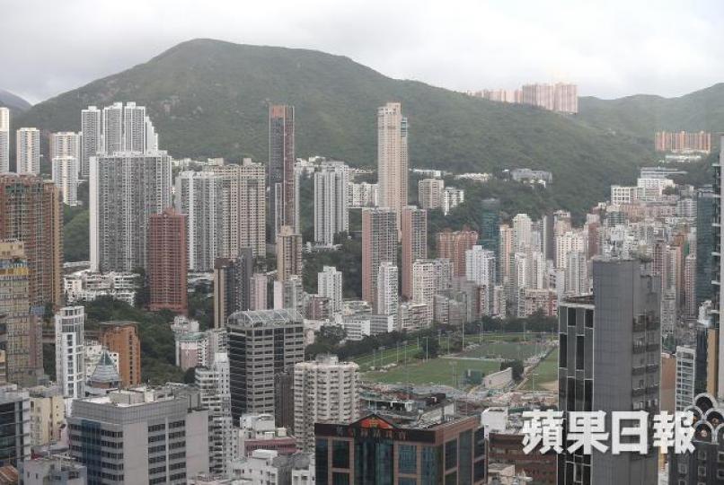 要樓市跌70%,恐怕比股價跌至四位數字更難。 資料圖片 要樓市跌70%,恐怕比股價跌至四位數字更難。 資料圖片