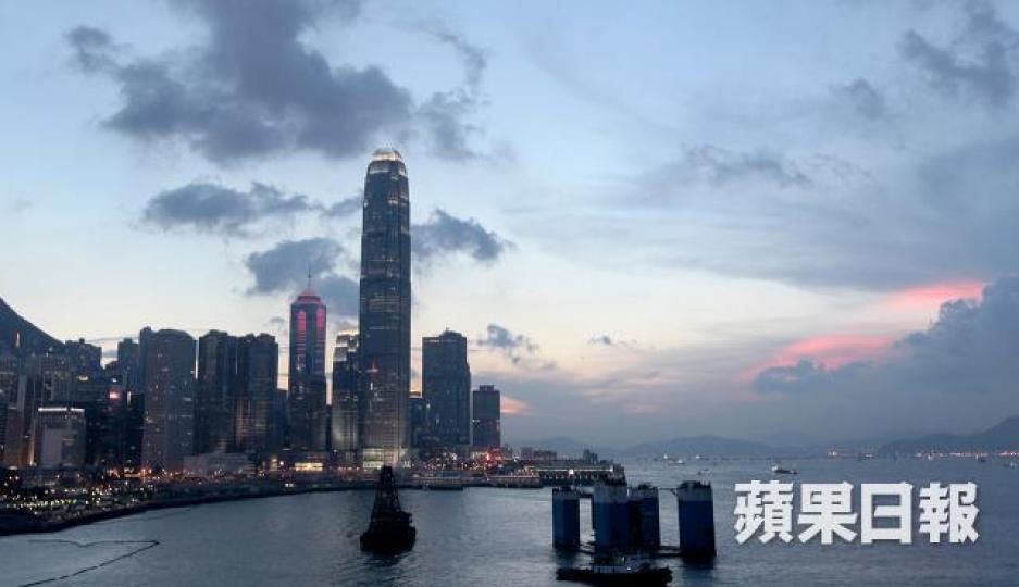 香港一直以來都引以自豪的金融業,彷彿快將走向夕陽。 資料圖片 香港一直以來都引以自豪的金融業,彷彿快將走向夕陽。 資料圖片