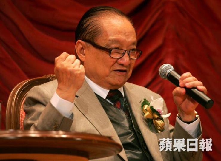 查良鏞靠個人才華,寫十幾本小說,累積屬於自己的資產。資料圖片 查良鏞靠個人才華,寫十幾本小說,累積屬於自己的資產。資料圖片