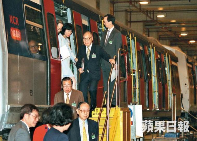 大Sir鍾士元與行會成員參觀九鐵車廠。 大Sir鍾士元與行會成員參觀九鐵車廠。