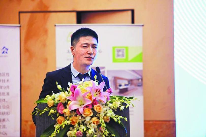李亮為生殖科技專家,今年9月在成都舉行的中新生殖醫學高峯論壇任主持人。 李亮為生殖科技專家,今年9月在成都舉行的中新生殖醫學高峯論壇任主持人。