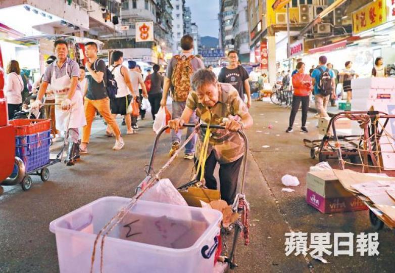 基層聚居的深水埗區,扶貧政策介入後的貧窮人口比率達17%。王心義攝 基層聚居的深水埗區,扶貧政策介入後的貧窮人口比率達17%。王心義攝
