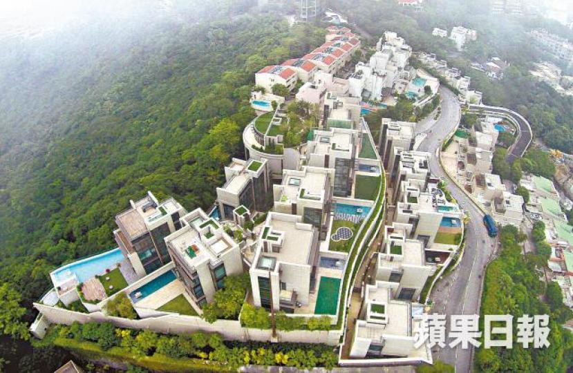 Twelve Peaks1號屋透過招標方式以6.665億元沽出,實用呎價14.3萬元。 Twelve Peaks1號屋透過招標方式以6.665億元沽出,實用呎價14.3萬元。