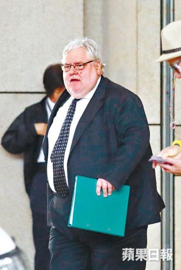 控方代表布思義三子代表麥高義 控方代表布思義三子代表麥高義