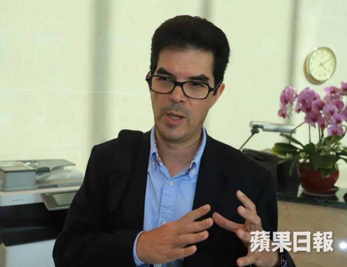 David Webb發表了「41隻危險股票」,集中於核數師保留意見的公司。 資料圖片 David Webb發表了「41隻危險股票」,集中於核數師保留意見的公司。 資料圖片