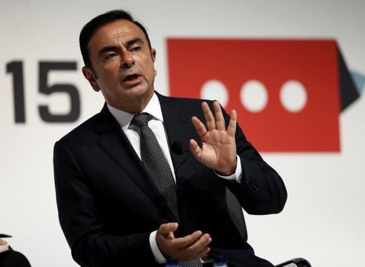 戈恩除了擔任日產主席外,也是法國雷諾汽車主席及日本三菱主席。 戈恩除了擔任日產主席外,也是法國雷諾汽車主席及日本三菱主席。