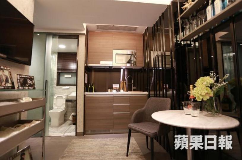早兩三年樓市興旺,不少發展商為求將樓價壓低至符合600萬以內的八成按保門檻,納米樓湧現。資料圖片 早兩三年樓市興旺,不少發展商為求將樓價壓低至符合600萬以內的八成按保門檻,納米樓湧現。資料圖片